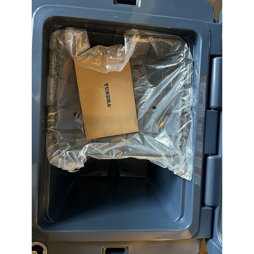YETI Tundra 35 Hard Cooler Navy Blue Original Box - Picture 6 of 6